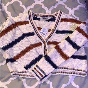 URBAN OUTFITTERS Cropped Sweater w Buttons